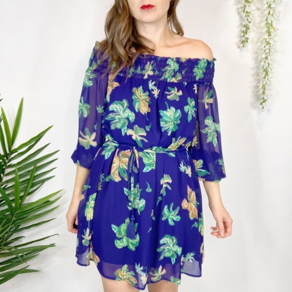Line & Dot Dresses & Skirts - NWT LINE & DOT floral shift dress belted 0900